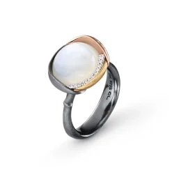 OLE LYNGGAARD COPENHAGEN Ringer>Ring, Lotus str 3 Hvit Månesten oksidert sølv